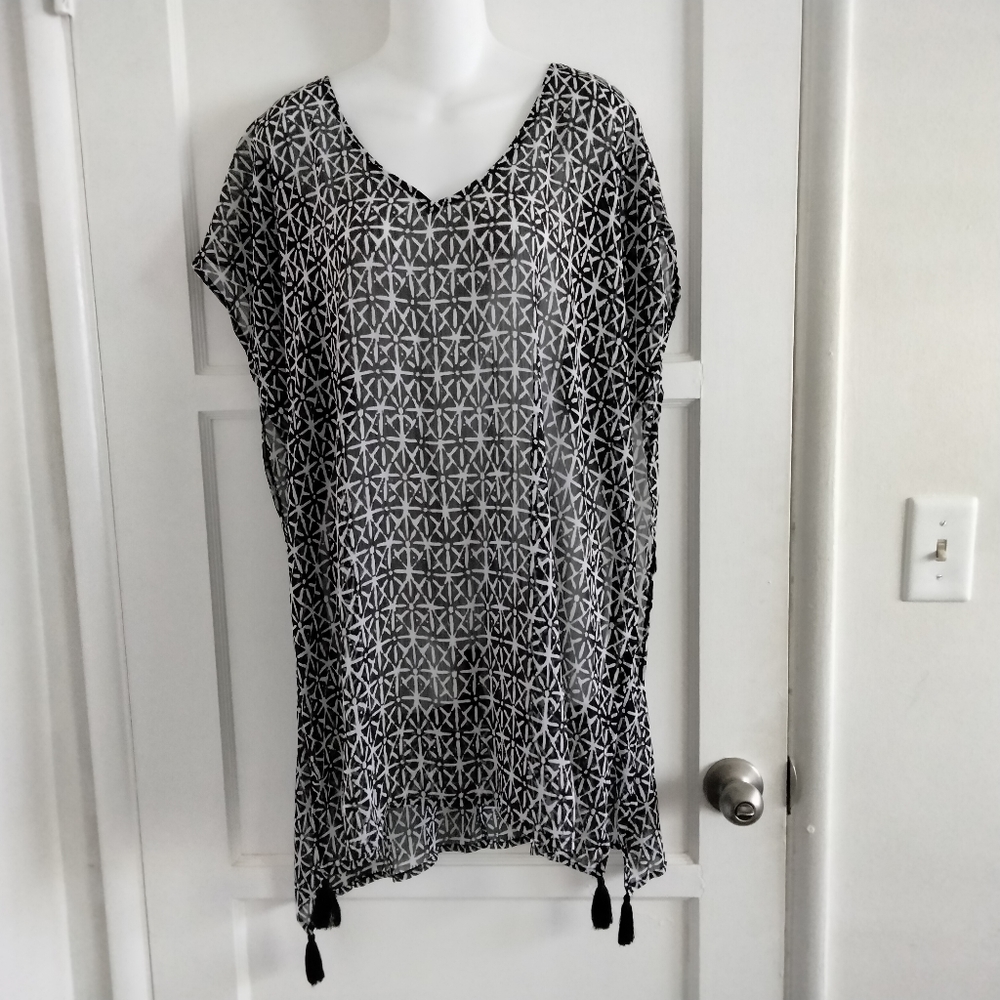 Kona Sol Kaftan Swim Cover-up Size S Lattice Back Geometric Black & White Fringe